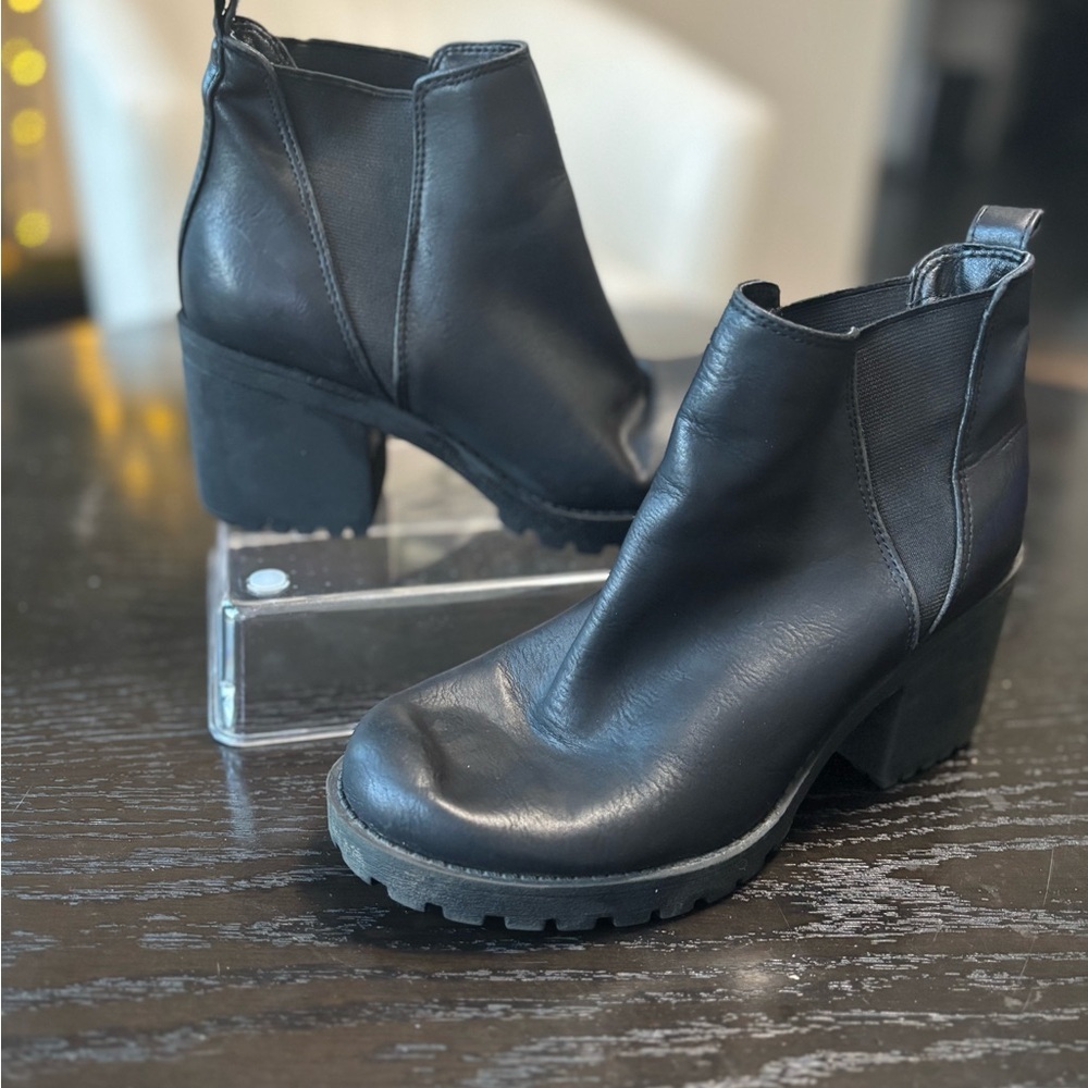Women’s Dirty Laundry Black Ankle Booties size 6